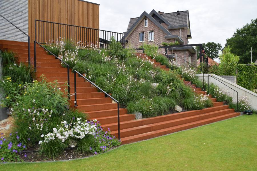 Organische-groene-tuin-rondom-moderne-woning-Dutch-Quality-Gardens-2 Organische-groene-tuin-rondom-moderne-woning-Dutch-Quality-Gardens-2