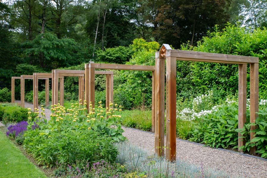 groene-natuurlijke-tuin-met-pergola-10 groene-natuurlijke-tuin-met-pergola-10